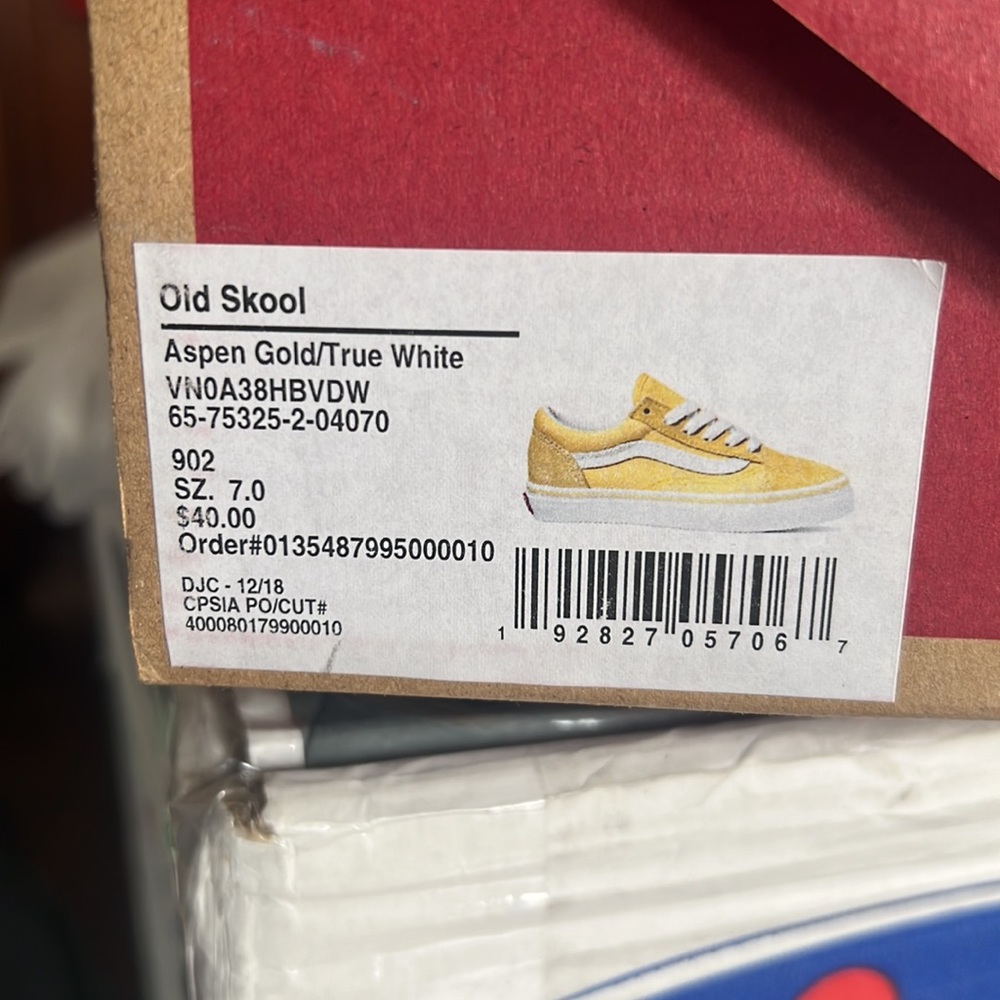 Vans - Picture 4 of 6